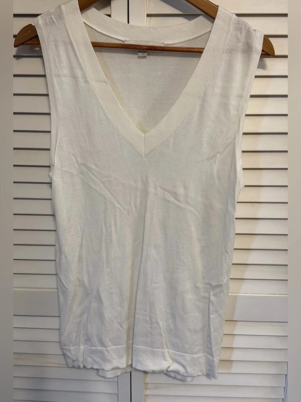 Loft Sleeveless V-neck Lightweight Sweater White Size L